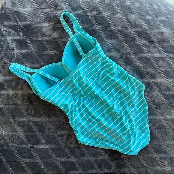 Bathing Beauty Swimsuit - Picture 4 of 6